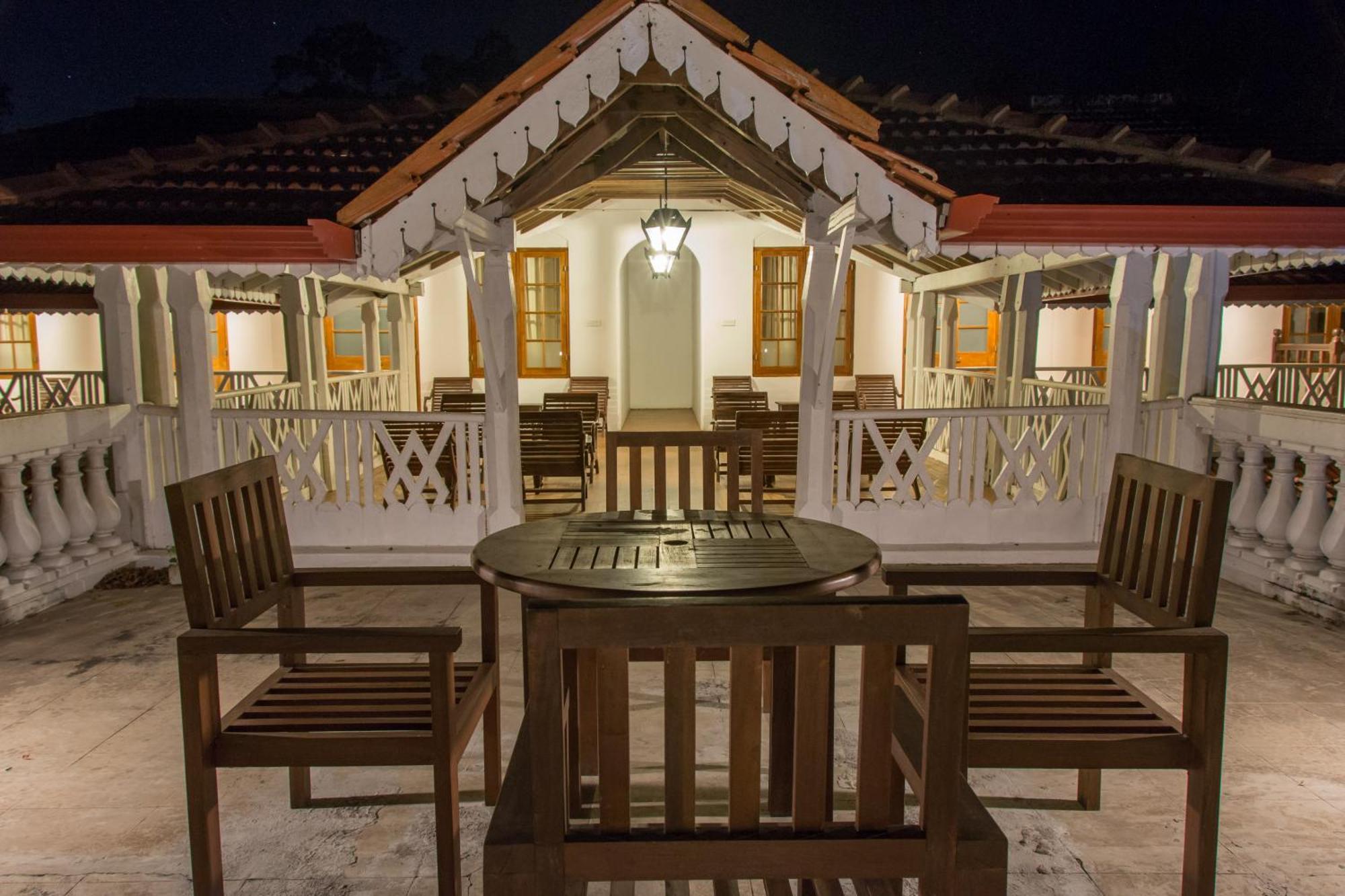 Hotel The Sanctuary At Tissawewa Anuradhapura Exterior foto